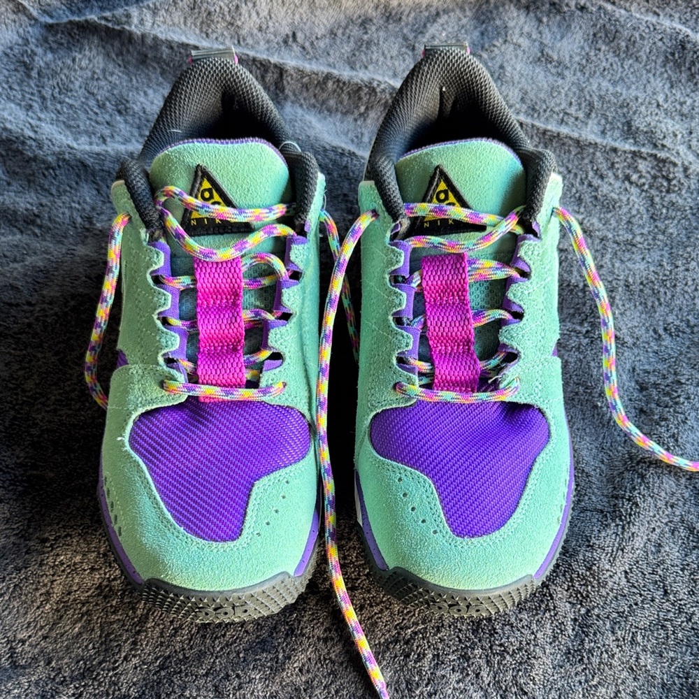 Nike ACG Shoe Brand New
